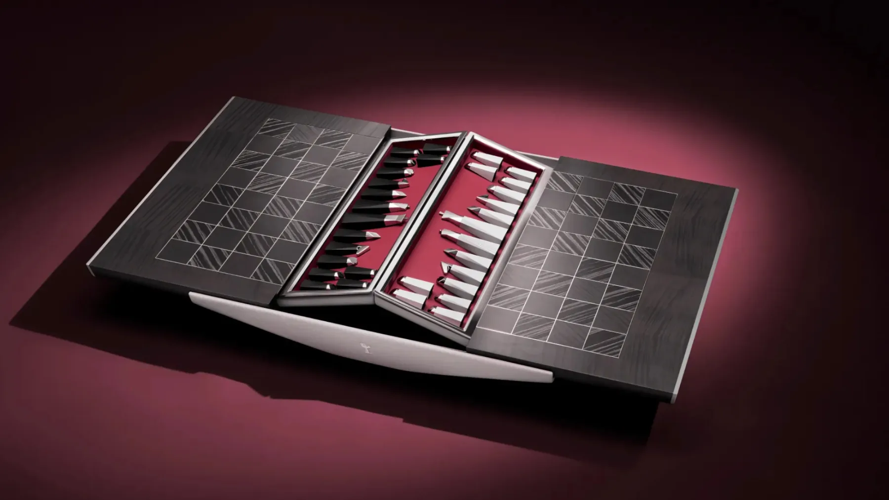 Rolls-Royce Chess Set: Rolls-Royce predstavil šahovski komplet, ki prekipeva od luksuza in inženirskega perfekcionizma