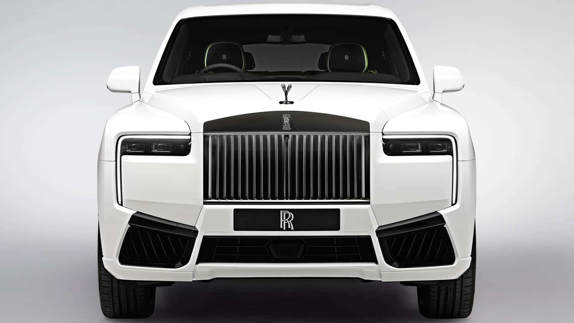 Rolls-Royce Cullinan 2025: Kralj med SUV-ji na ostrini rezila – koplastična operacija ne uspe