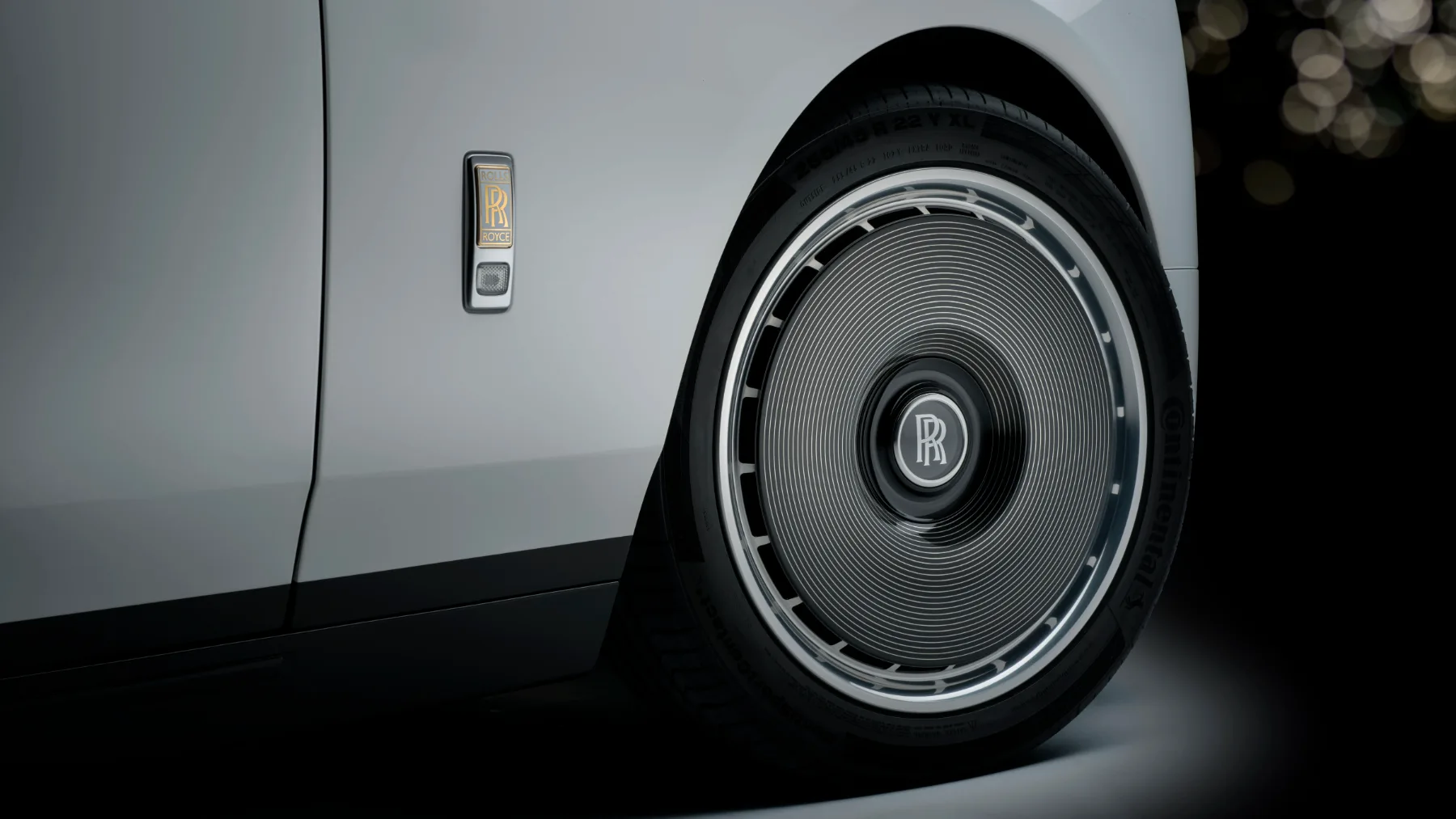 Rolls-Royce Phantom Centenary Private Collection – Stoletje, prelito v zlato, šivano s sanjami