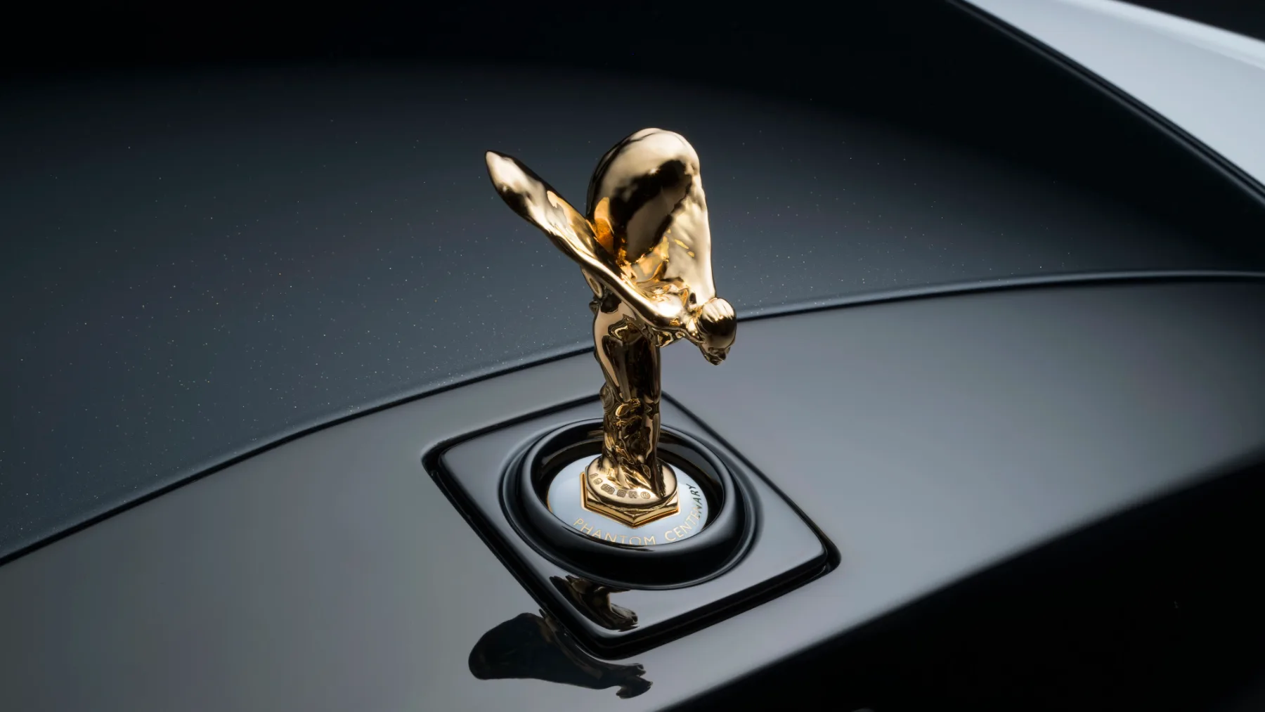 Rolls-Royce Phantom Centenary Private Collection – Stoletje, prelito v zlato, šivano s sanjami