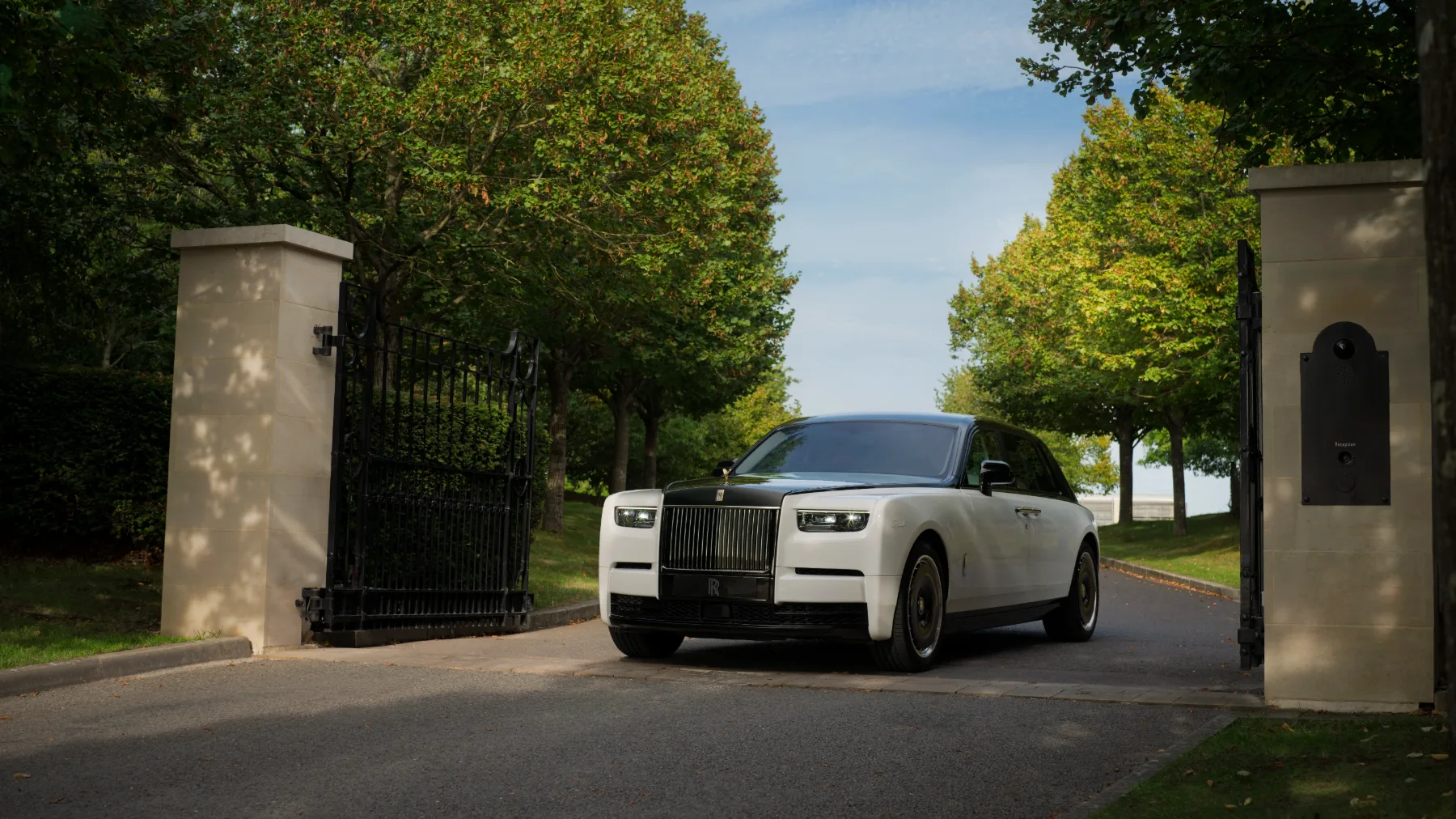 Rolls-Royce Phantom Centenary Private Collection – Stoletje, prelito v zlato, šivano s sanjami
