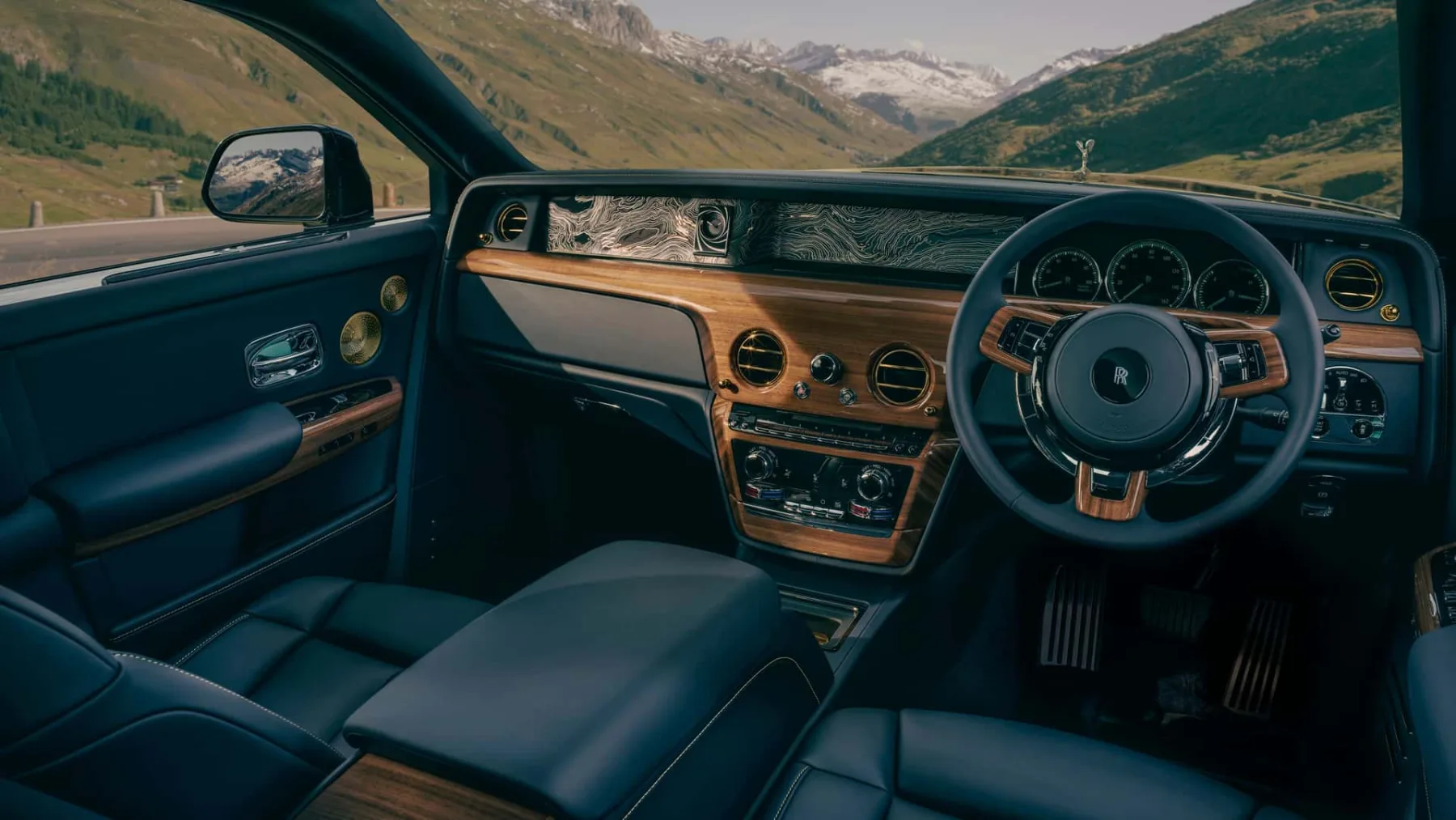 Rolls-Royce Phantom Goldfinger – Poklon zati eri Jamesa Bonda