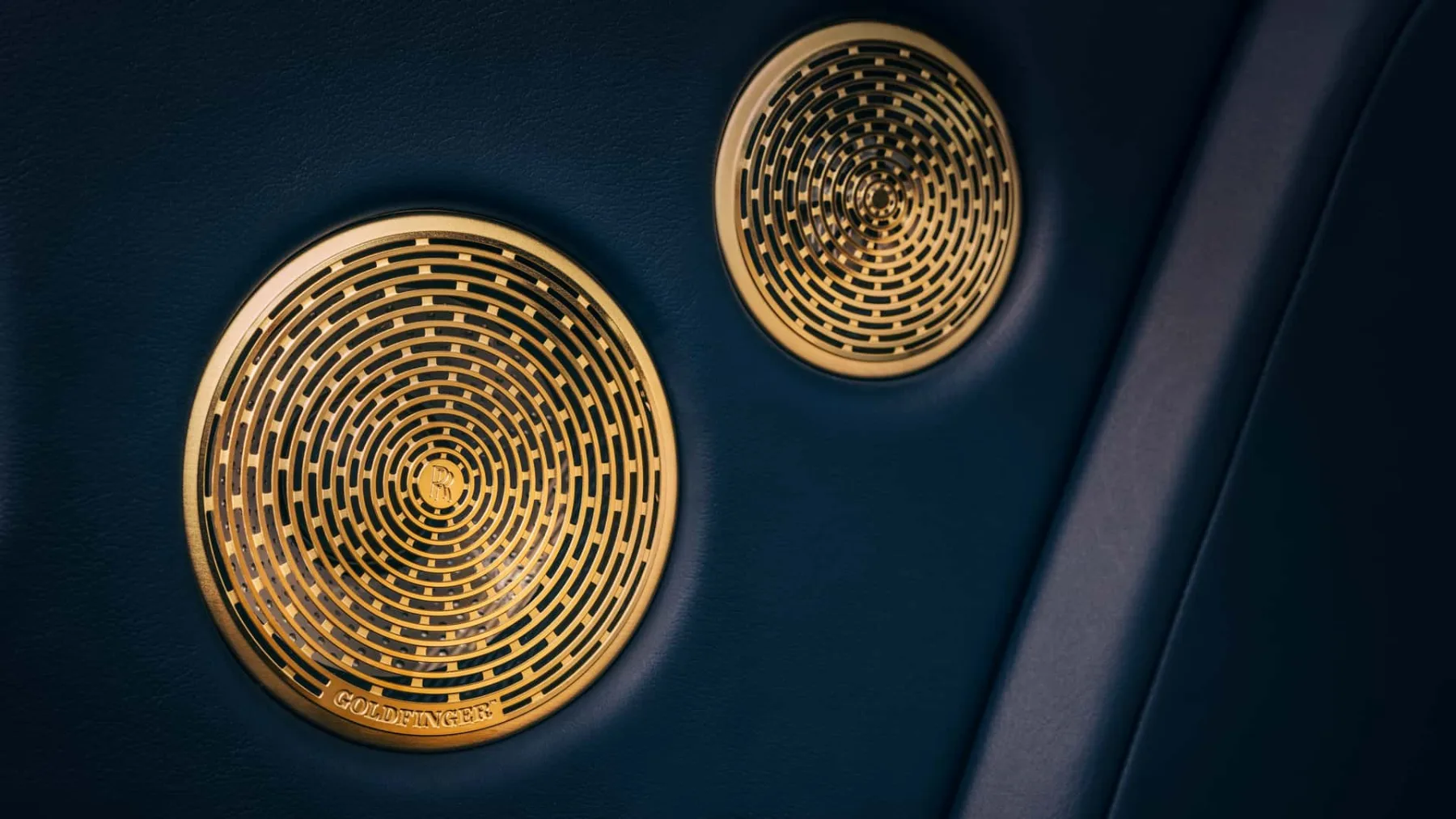 Rolls-Royce Phantom Goldfinger – Poklon zati eri Jamesa Bonda