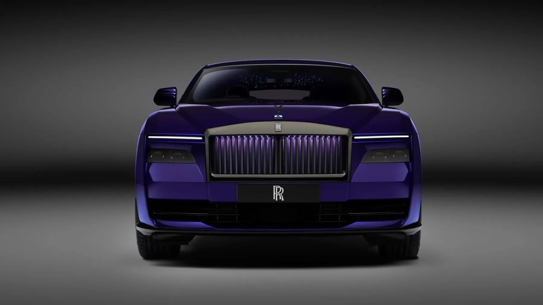 Rolls-Royce Spectre Black Badge: temna plat luksuza