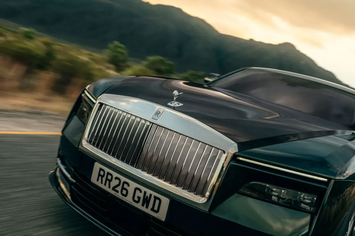 Maska Pantheon in figurica Spirit of Ecstasy na Rolls-Royce Spectre Series II