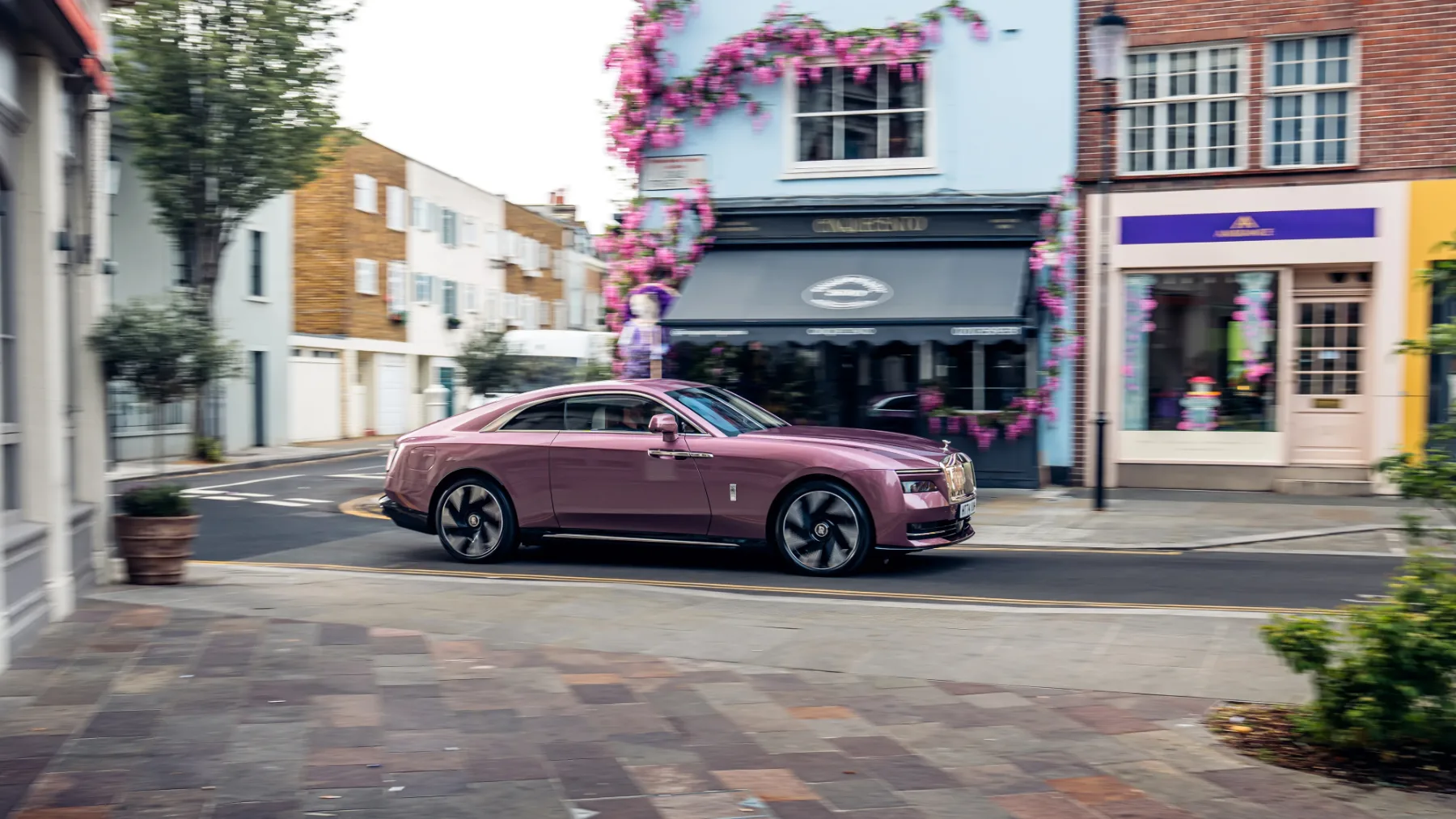 Rolls-Royce Spectre Velvet Orchid – Električna orhideja, ki diši po prestižu