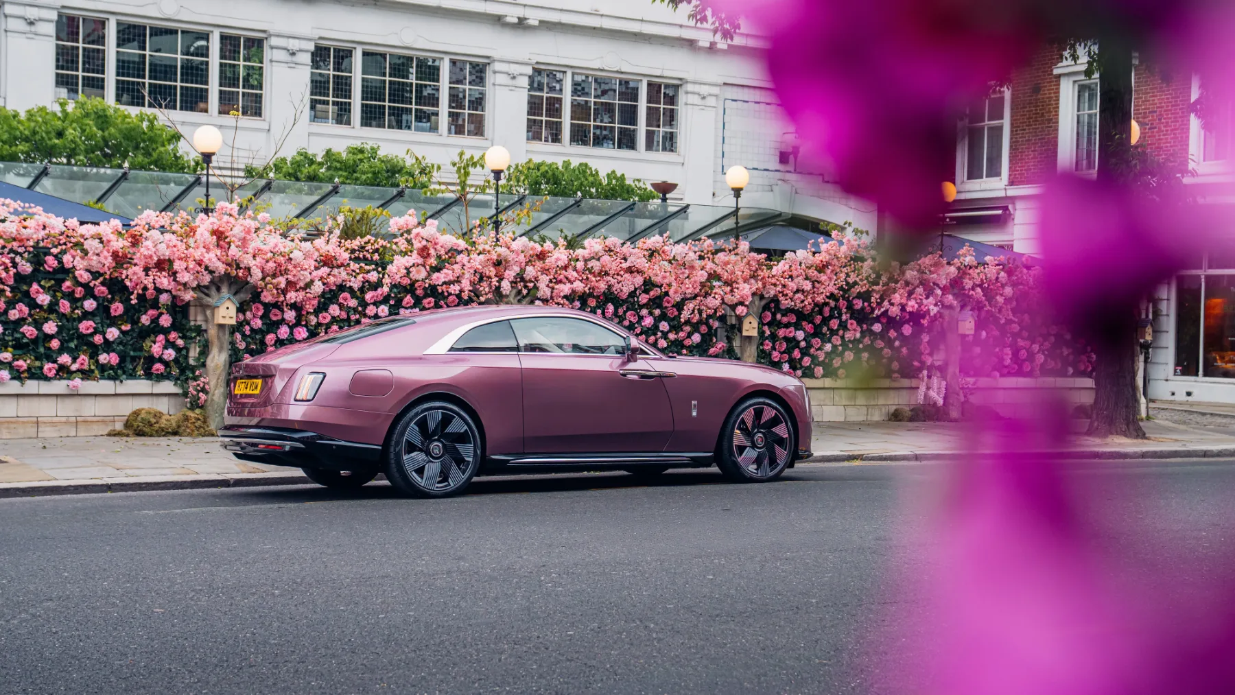 Rolls-Royce Spectre Velvet Orchid – Električna orhideja, ki diši po prestižu