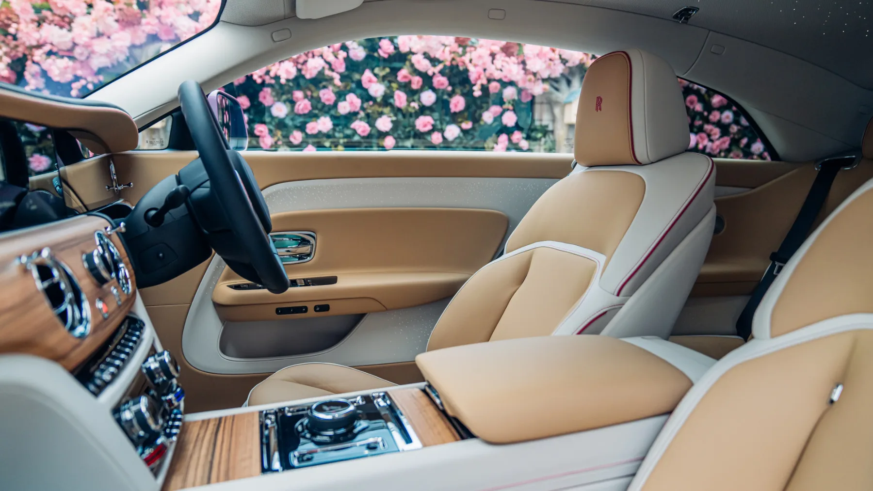 Rolls-Royce Spectre Velvet Orchid – Električna orhideja, ki diši po prestižu