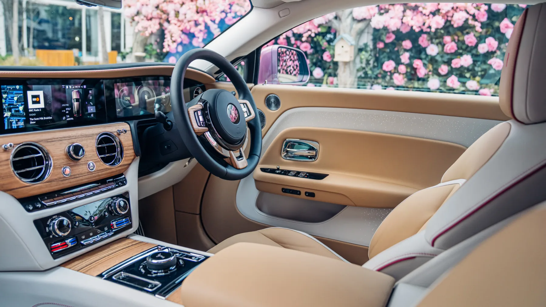 Rolls-Royce Spectre Velvet Orchid – Električna orhideja, ki diši po prestižu