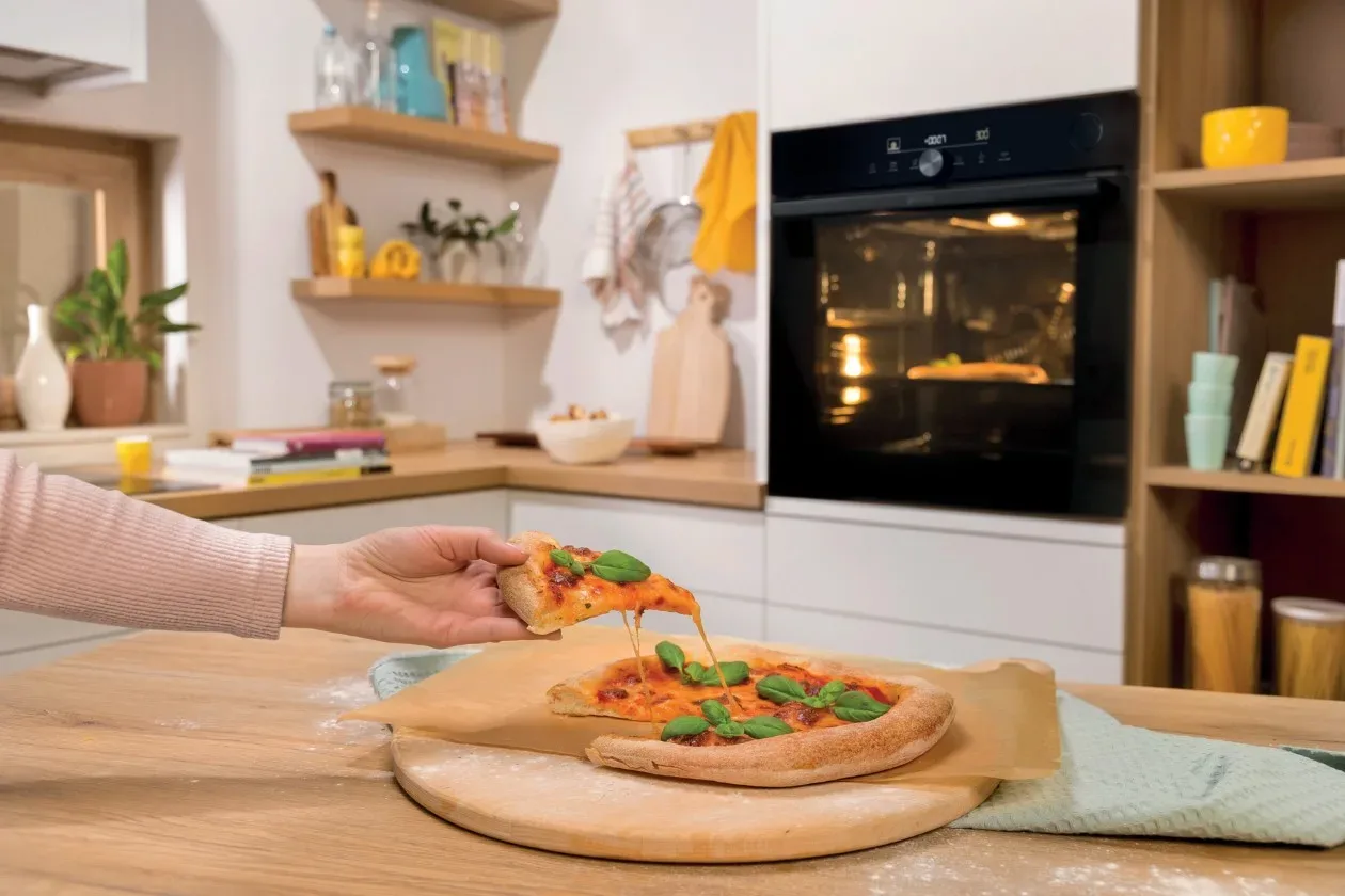 S pečico Gorenje PizzaPlus bo vaša kuhinja dom pice