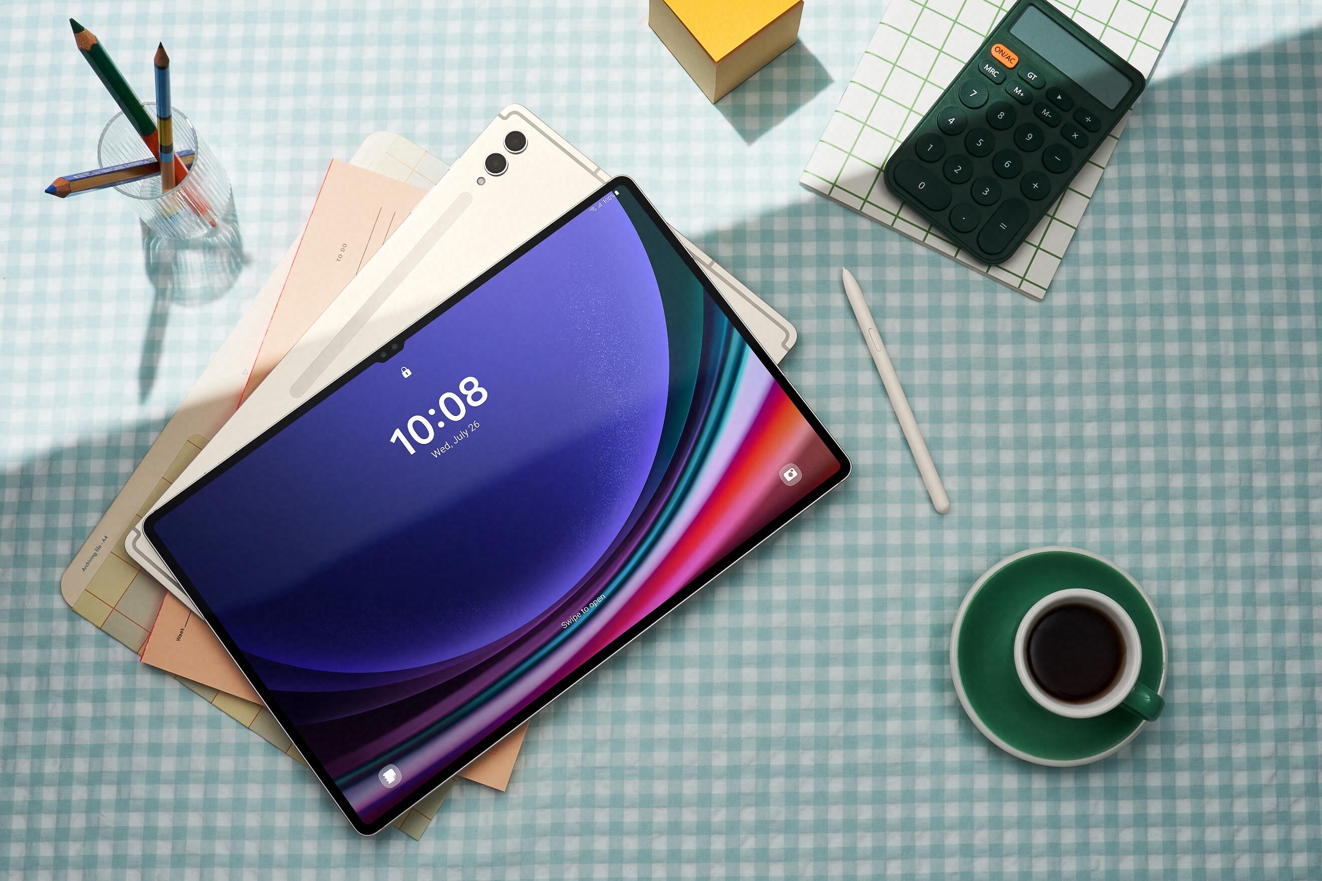 Samsung pisarna brez meja: Kako Galaxy Z serija in GalaxyTab S9 spreminjajo način dela na poti