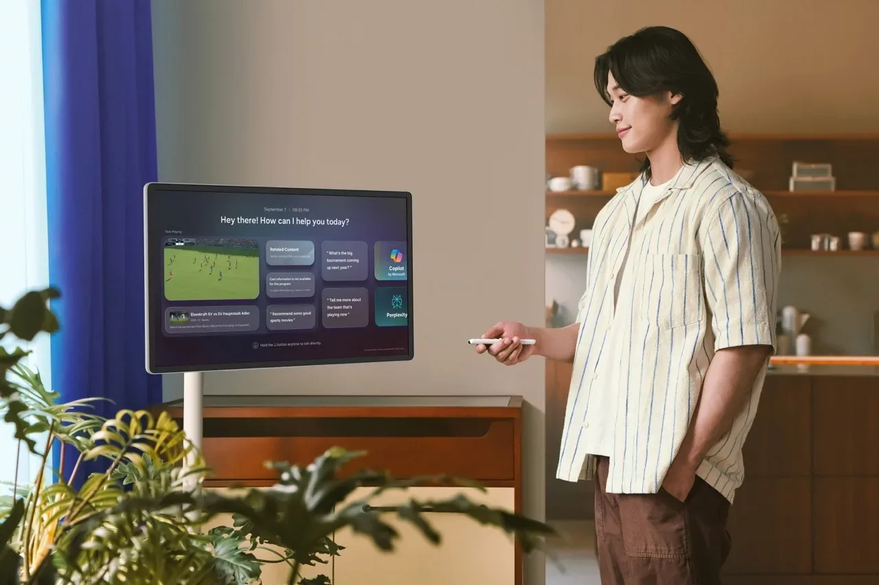 Samsung The Movingstyle: prenosni televizor z zaslonom na dotik in pametnimi funkcijami za sodoben dom