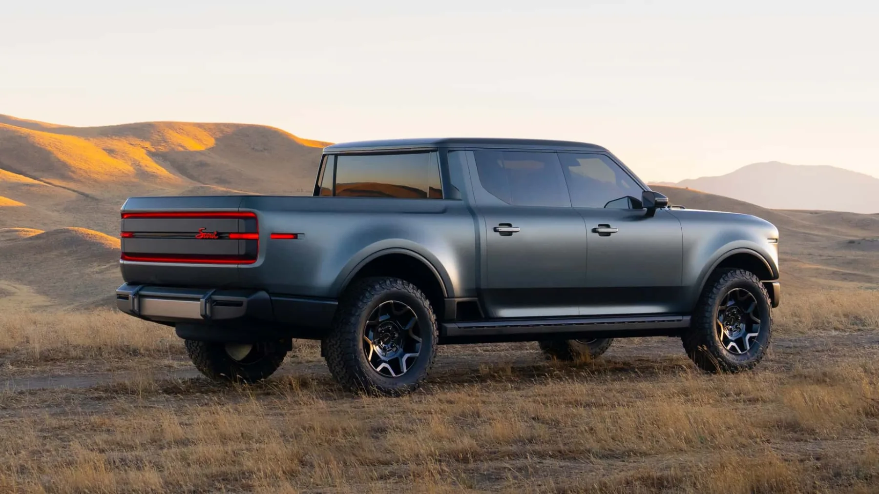 Scout 2025 se vrača: električni terenski vozili – Scout Traveler SUV in Scout Terra Pickup, bosta osvojili divjino z nostalgijo