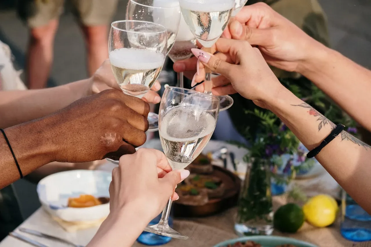 Se zbujate, kot bi vas povozil tovornjak? Teh 5 alkoholnih pijač najbolj uničuje vaše možgane