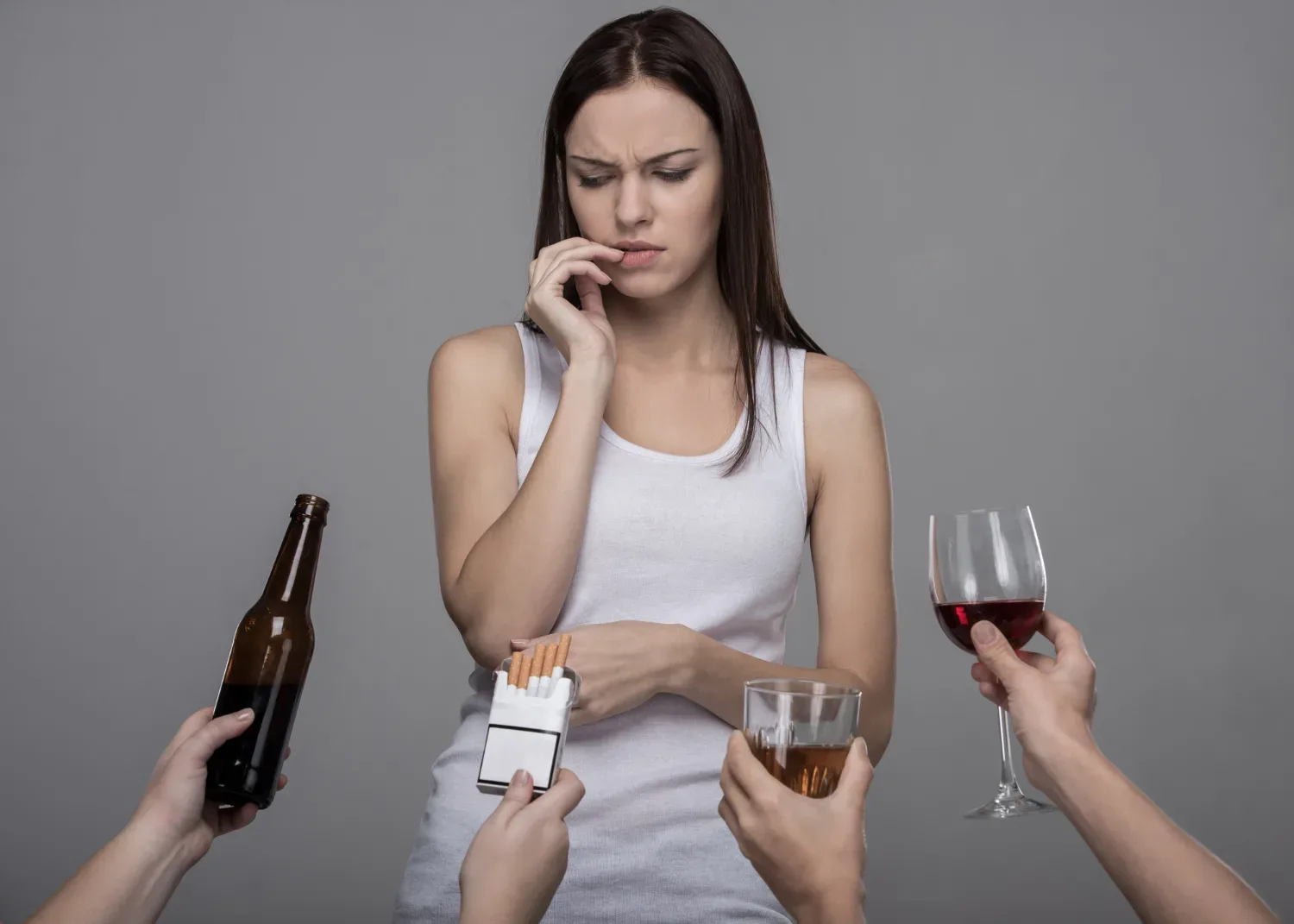 Se zjutraj pogosto zbujaš z zabuhlim obrazom? Nutricisti opozarjajo: kriva je TA hrana!