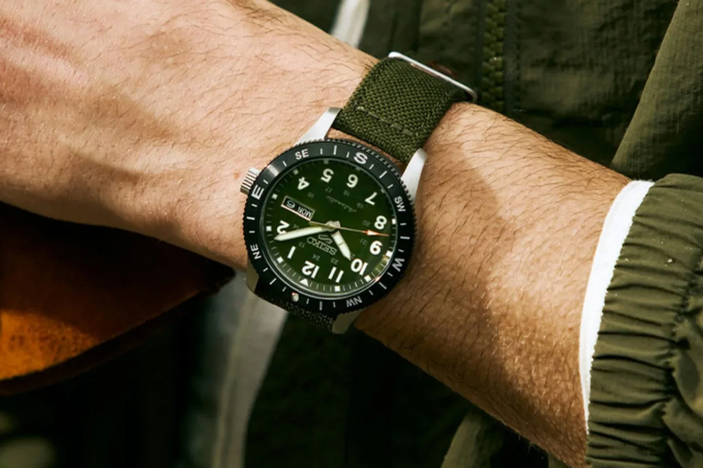 Seiko 5 Sports Field: Legendarni kompas končno na zapestju vsakega avanturista