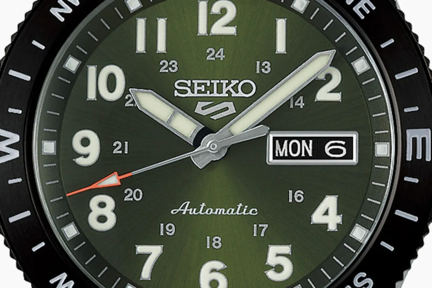 Seiko 5 Sports Field: Legendarni kompas končno na zapestju vsakega avanturista