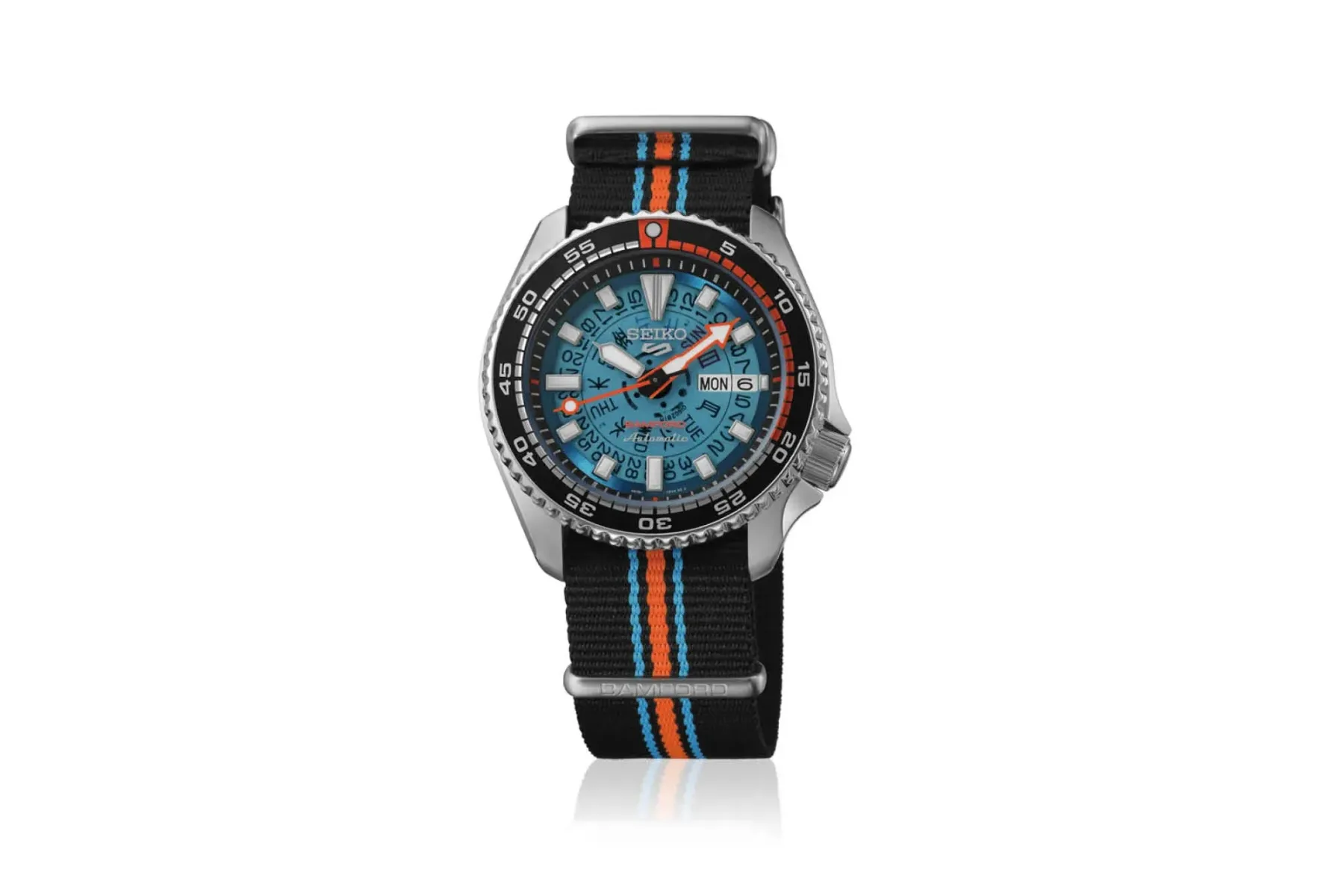 Seiko 5 Sports SBSA315: Bamfordov Retro-Futuristični Seiko 5 Sports žari kot neon pod UV svetlobo