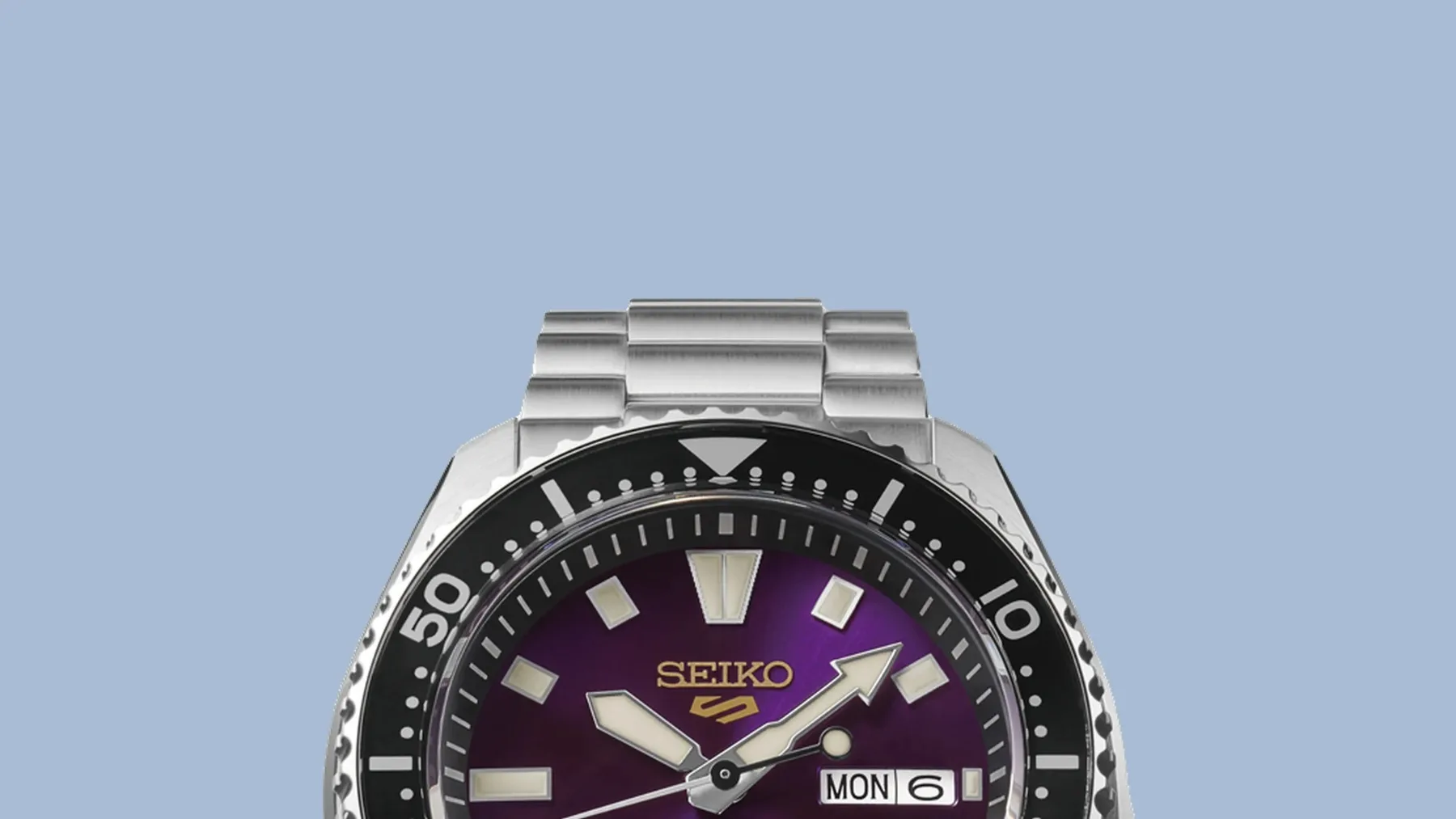 Seiko 5 Sports SKX Series "Edo Purple": Ko kultna ura obleče kraljevsko vijolično