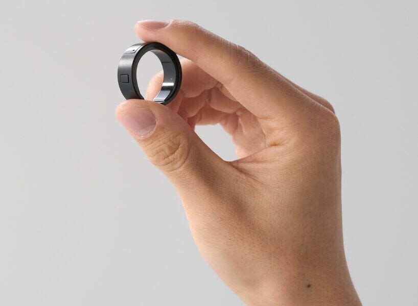 Šepetanje umetni intelignci: WIZPR RING – pametni prstan za komunikacijo z AI