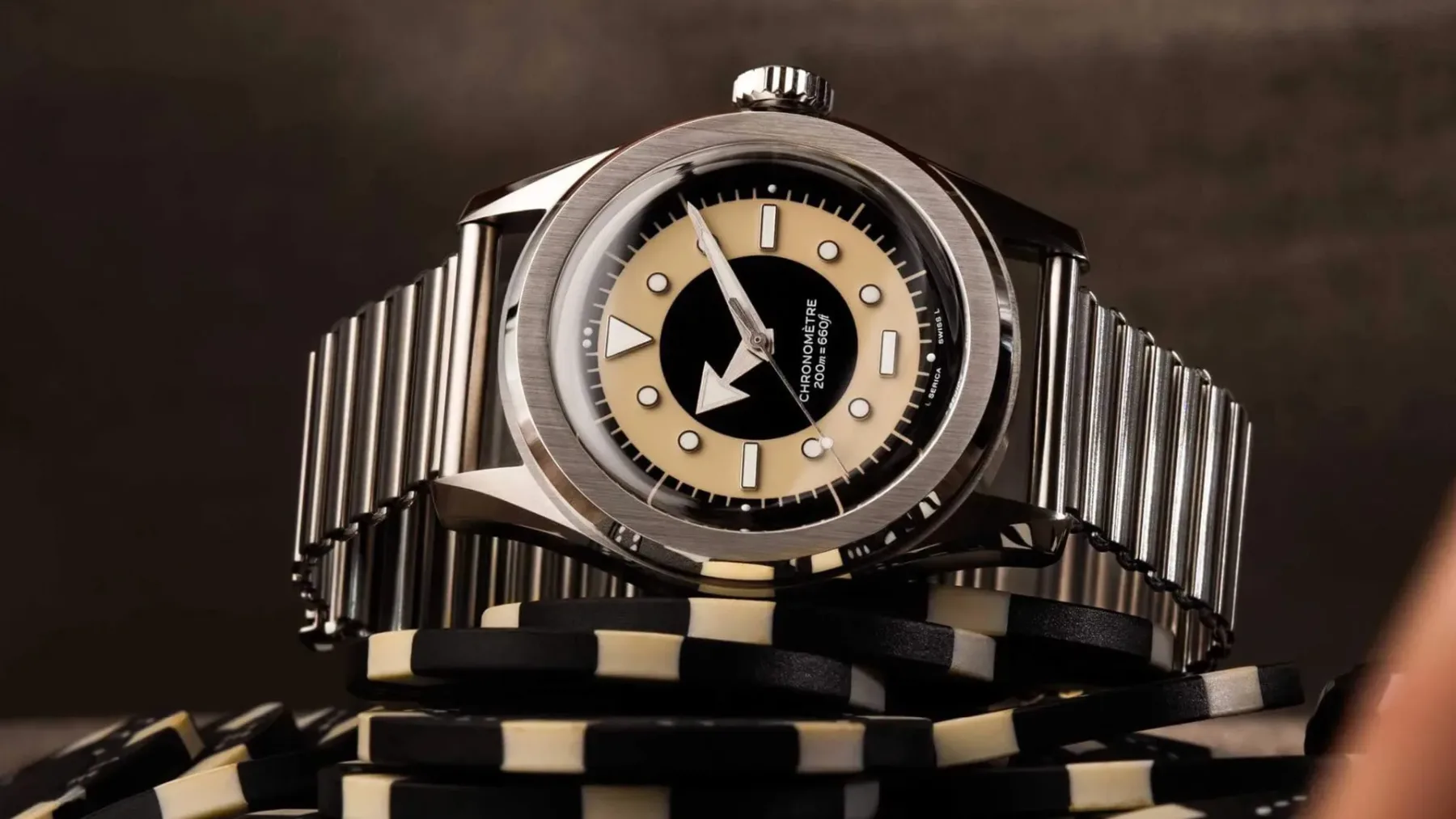 Serica 6190 TXD: Ko se James Bond odloči za blato namesto martinija