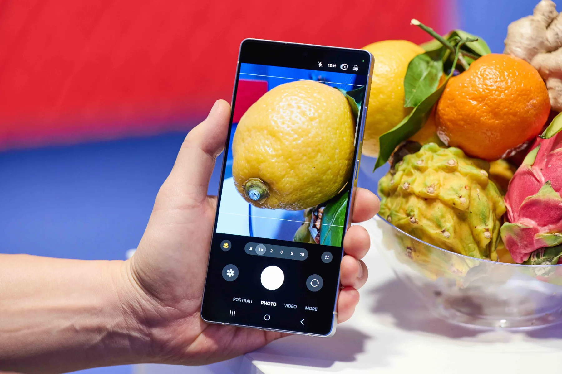 Serija Galaxy S25: Evolucija brez revolucije – s poudarkom na AI