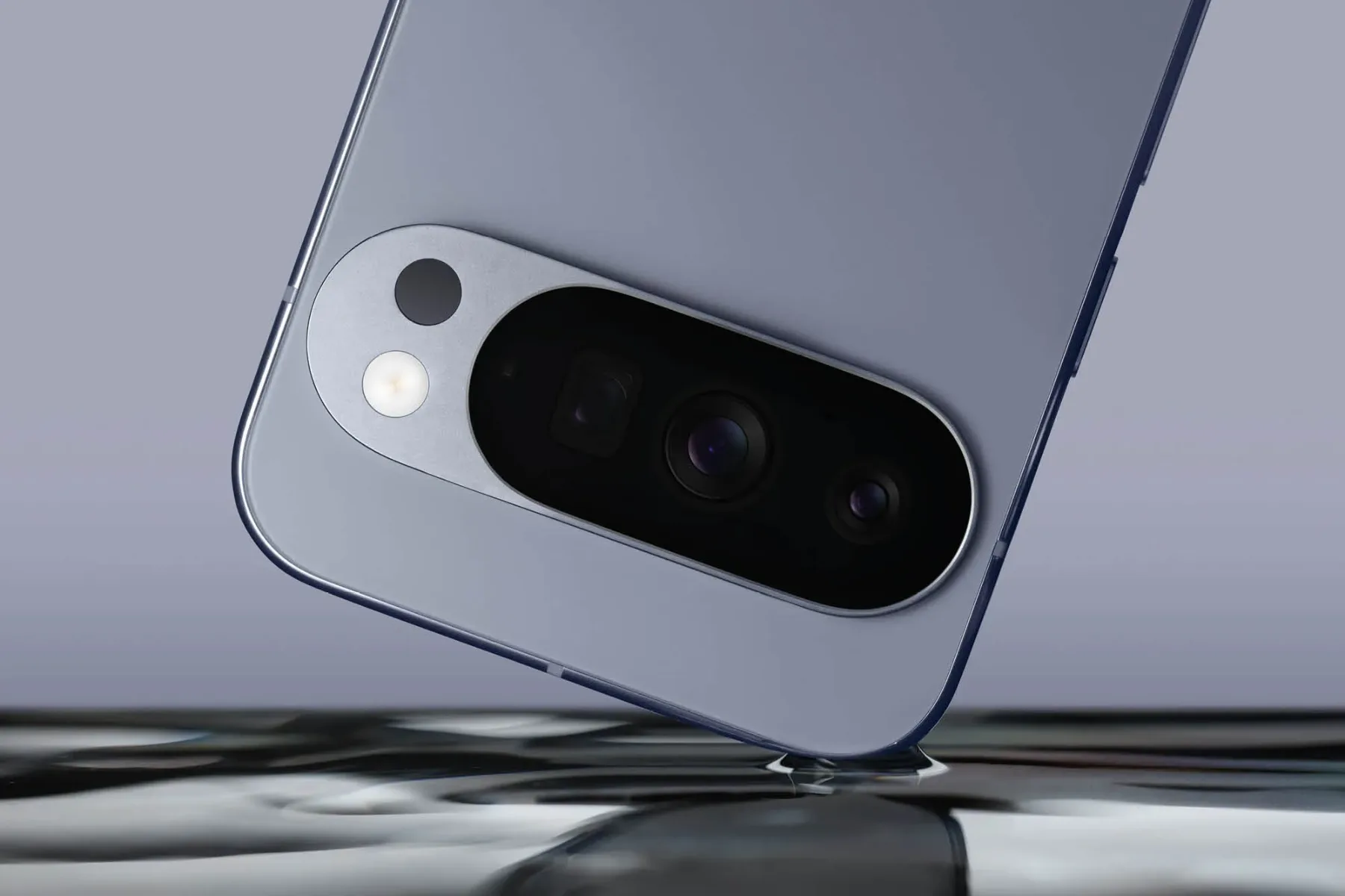 Serija Google Pixel 10: Ko strojno srce bije v ritmu umetne inteligence
