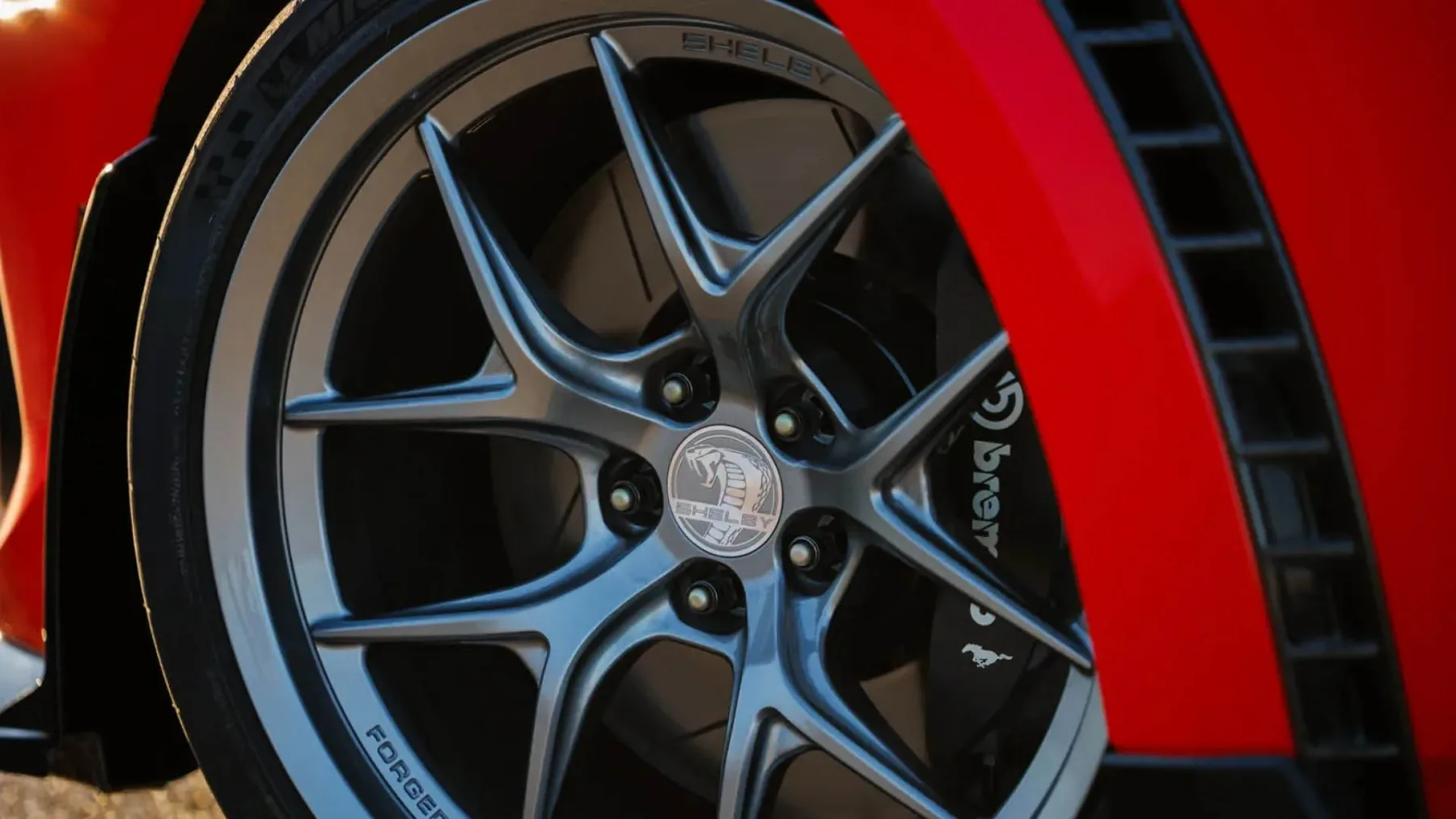 Shelby Super Snake‑R (2026): Dark Horse z 850+ KM preseže Mustang GTD – in stane skoraj $100.000 manj