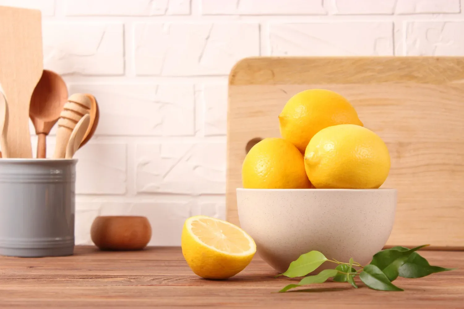 Shranjujete limone narobe in se hitro izsušijo? Ta trik jih ohrani sočne več tednov