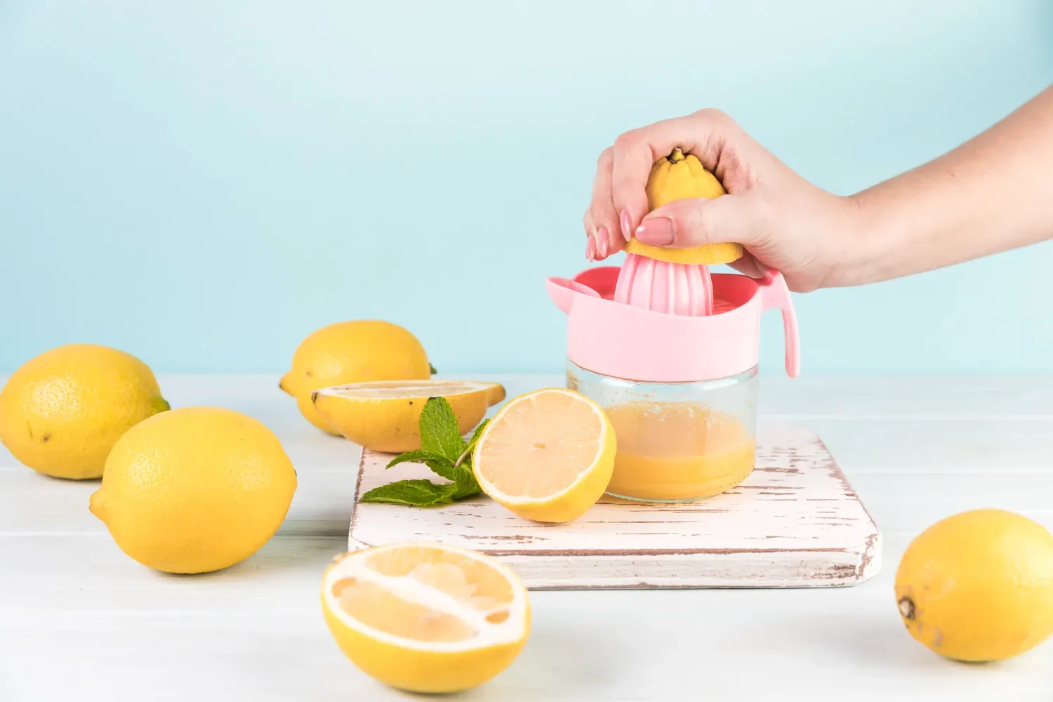 Shranjujete limone narobe in se hitro izsušijo? Ta trik jih ohrani sočne več tednov