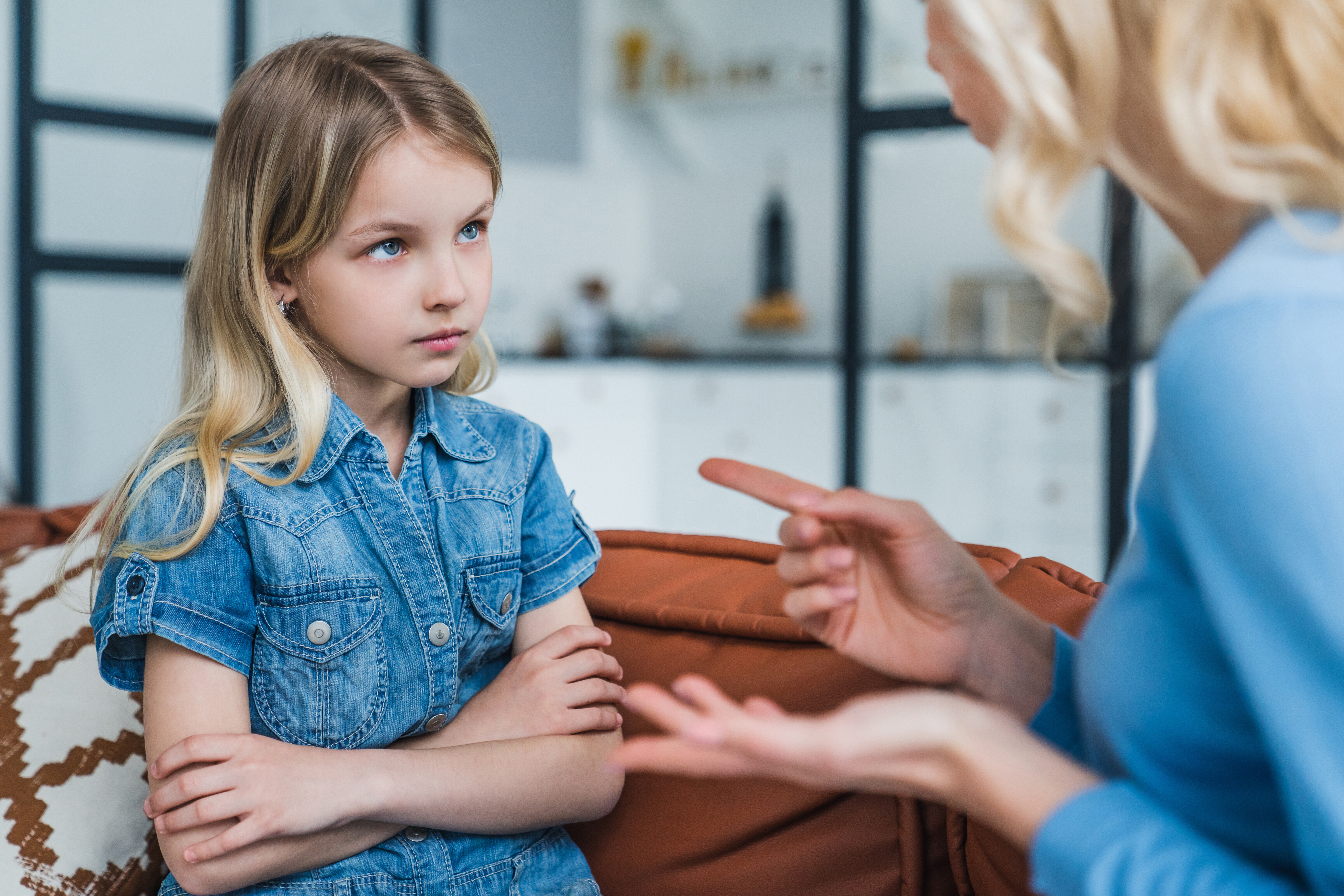 Si otrok toksične mame? Je tvoja mama – toksična mama? Takšne mame uničujejo psiho svojih otrok!