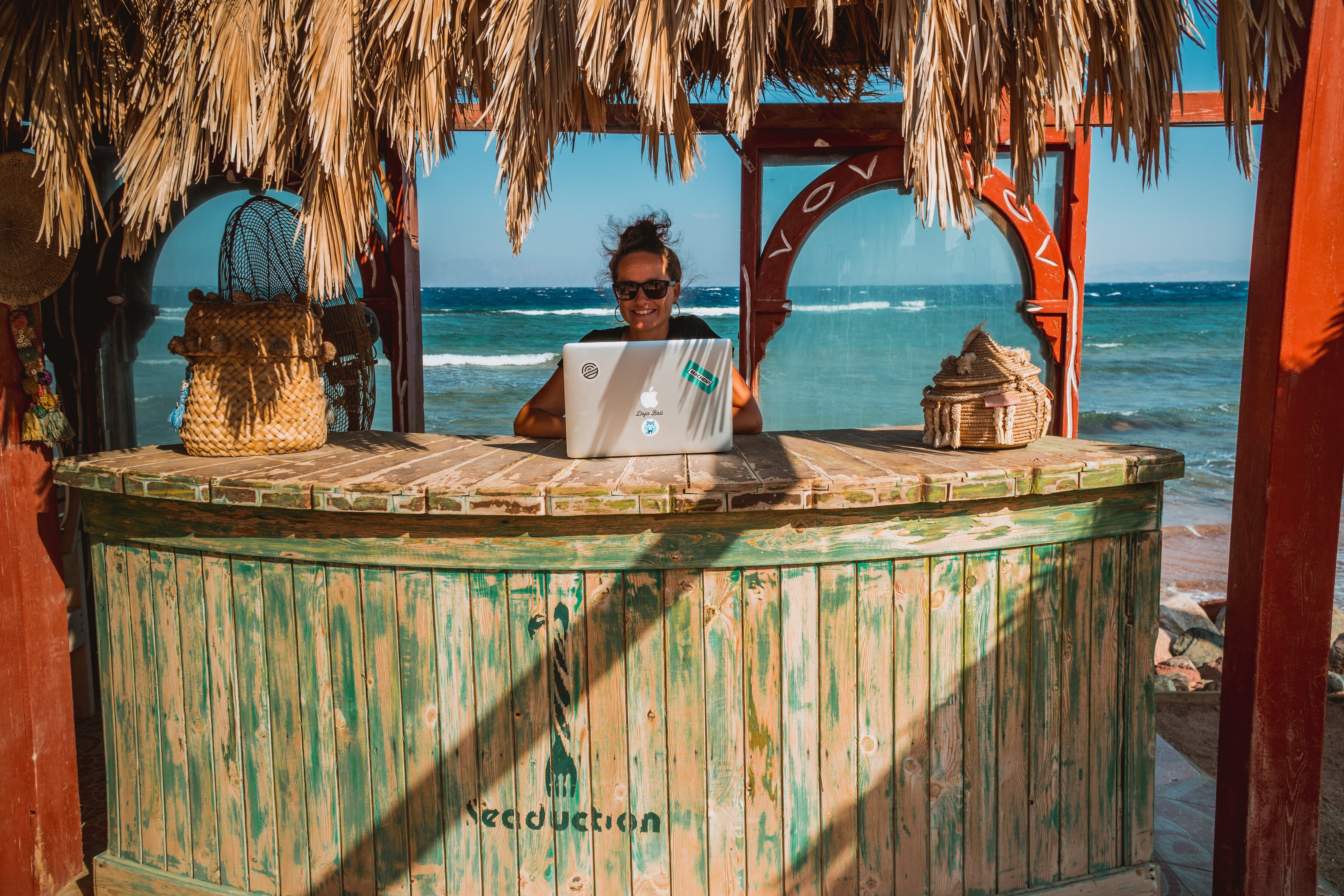 Si želiš postati digitalni nomad?! Tu je nekaj prednosti dela na daljavo, pa tudi slabosti