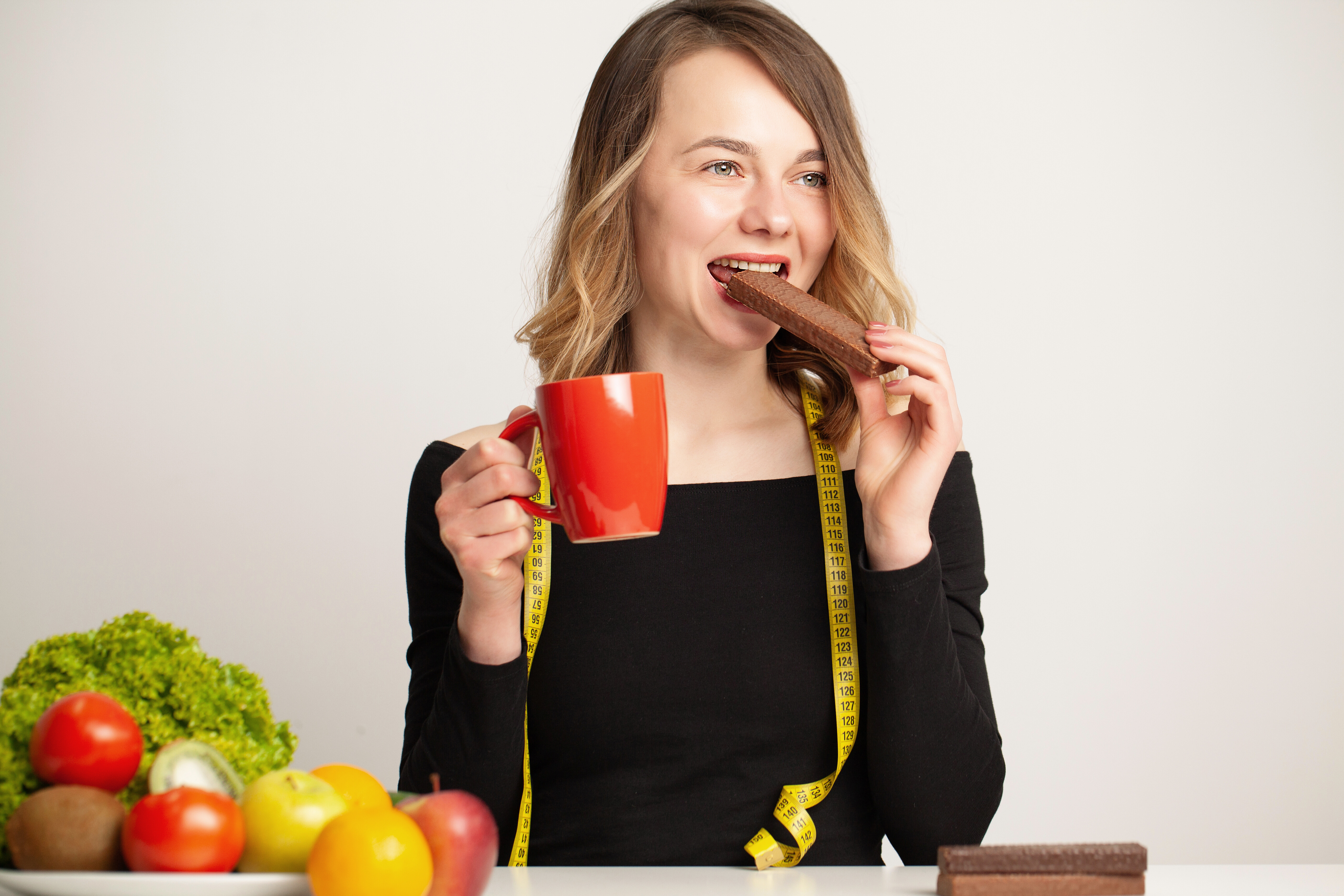 Sirtfood dieta: kako je mogoče hujšati, medtem ko uživate vino in čokolado?