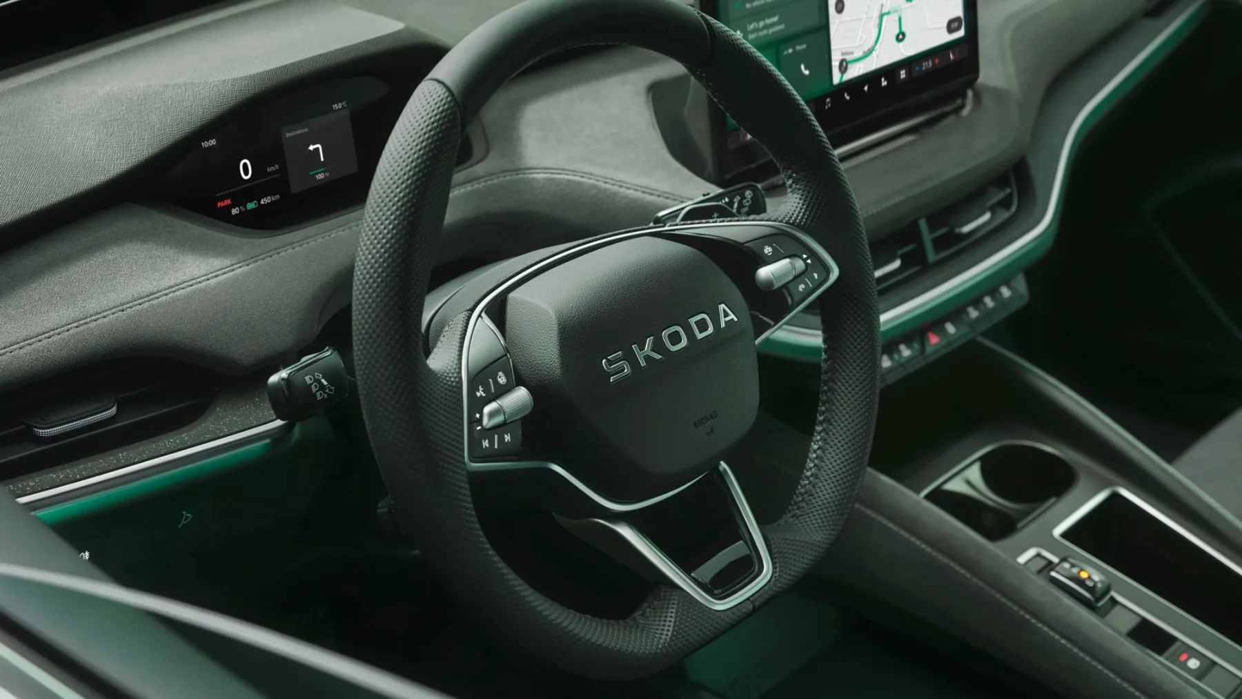 Škoda Enyaq 2025: facelift, ki prinaša več kot le lepši pogled – če verjameš!
