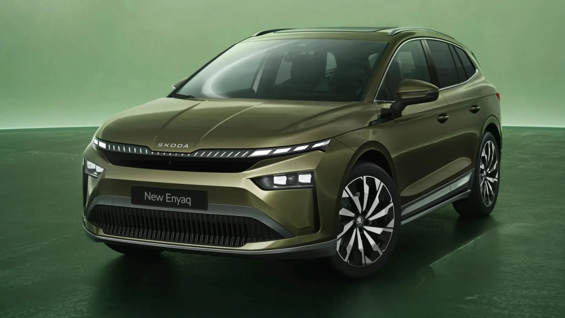 Škoda Enyaq 2025: facelift, ki prinaša več kot le lepši pogled – če verjameš!