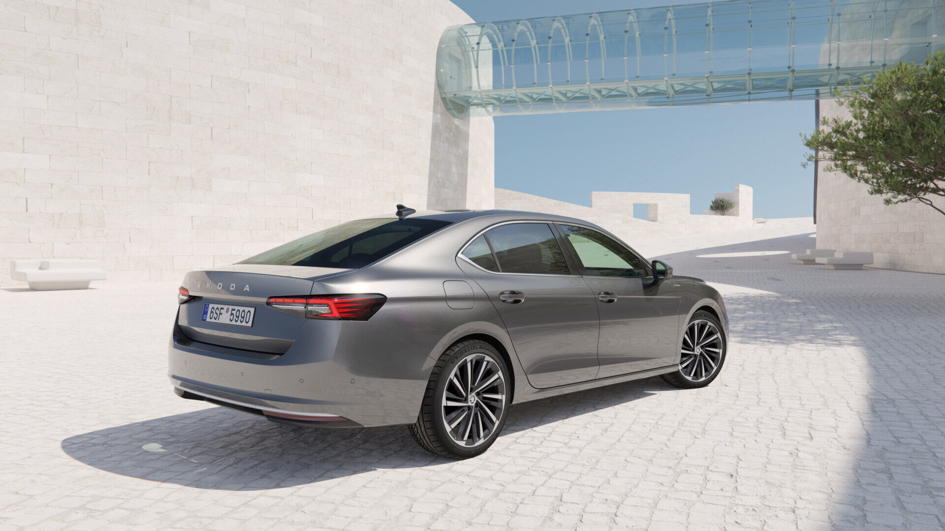 Škoda Superb 2024: tradicija s pogledom v prihodnost
