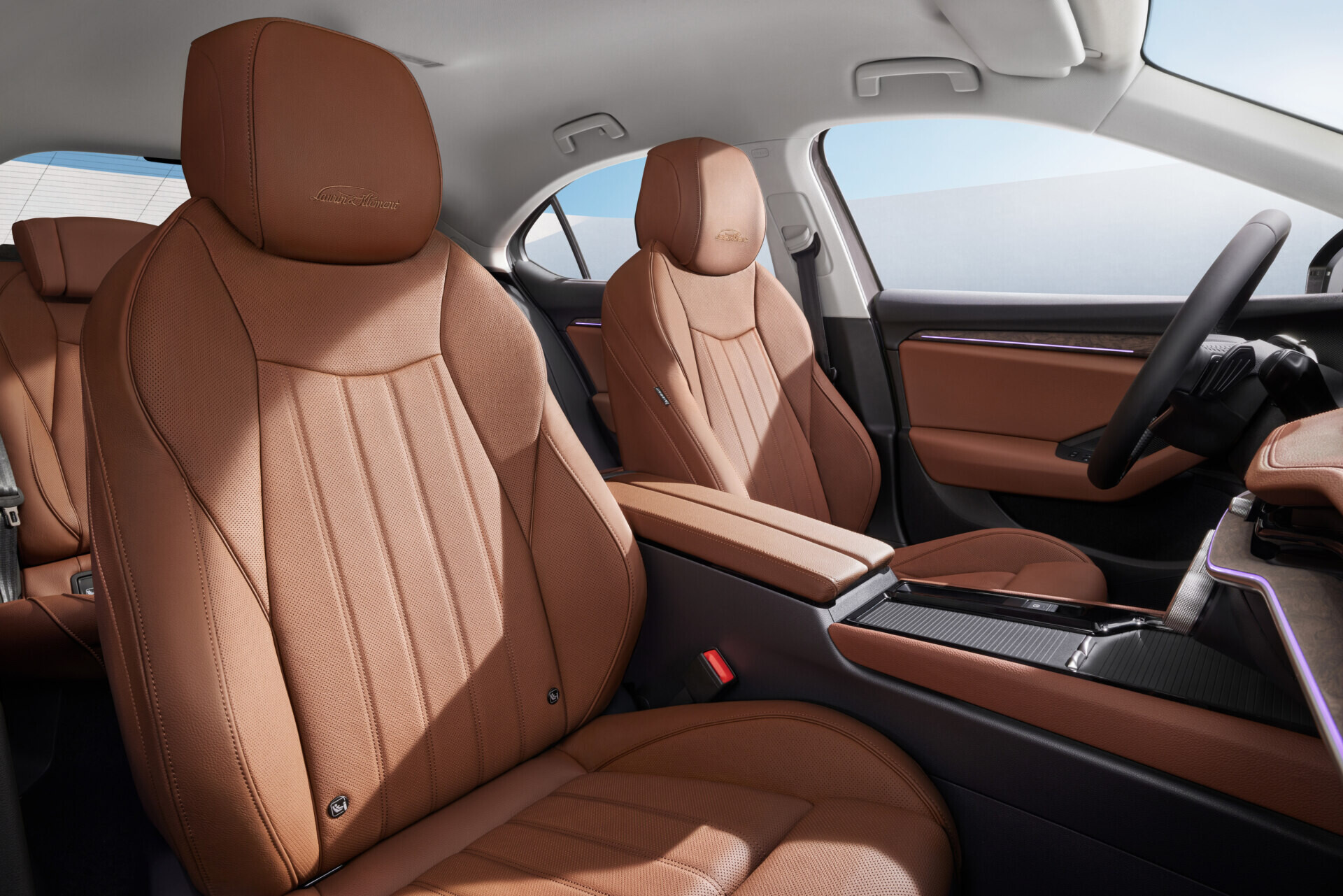 Škoda Superb 2024: tradicija s pogledom v prihodnost