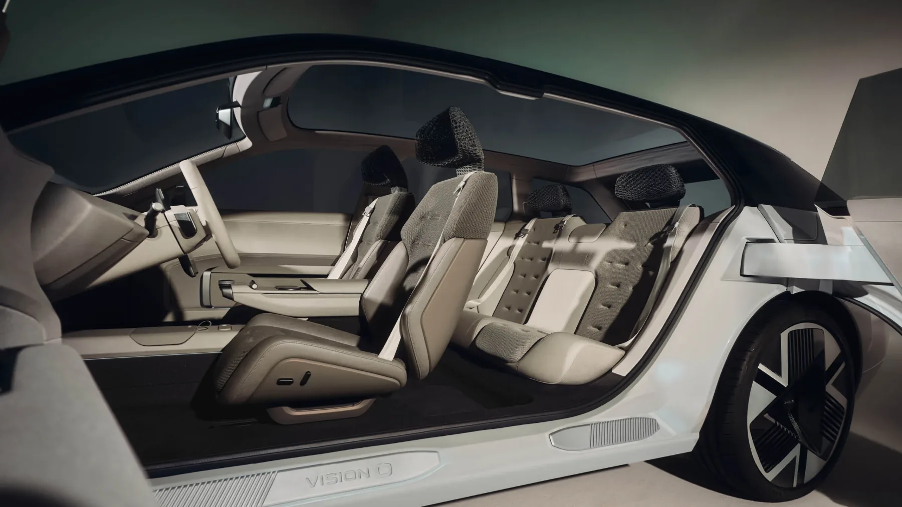 Škoda Vision O: Električni karavan, ki ima vgrajen hladilnik in AI pomočnico