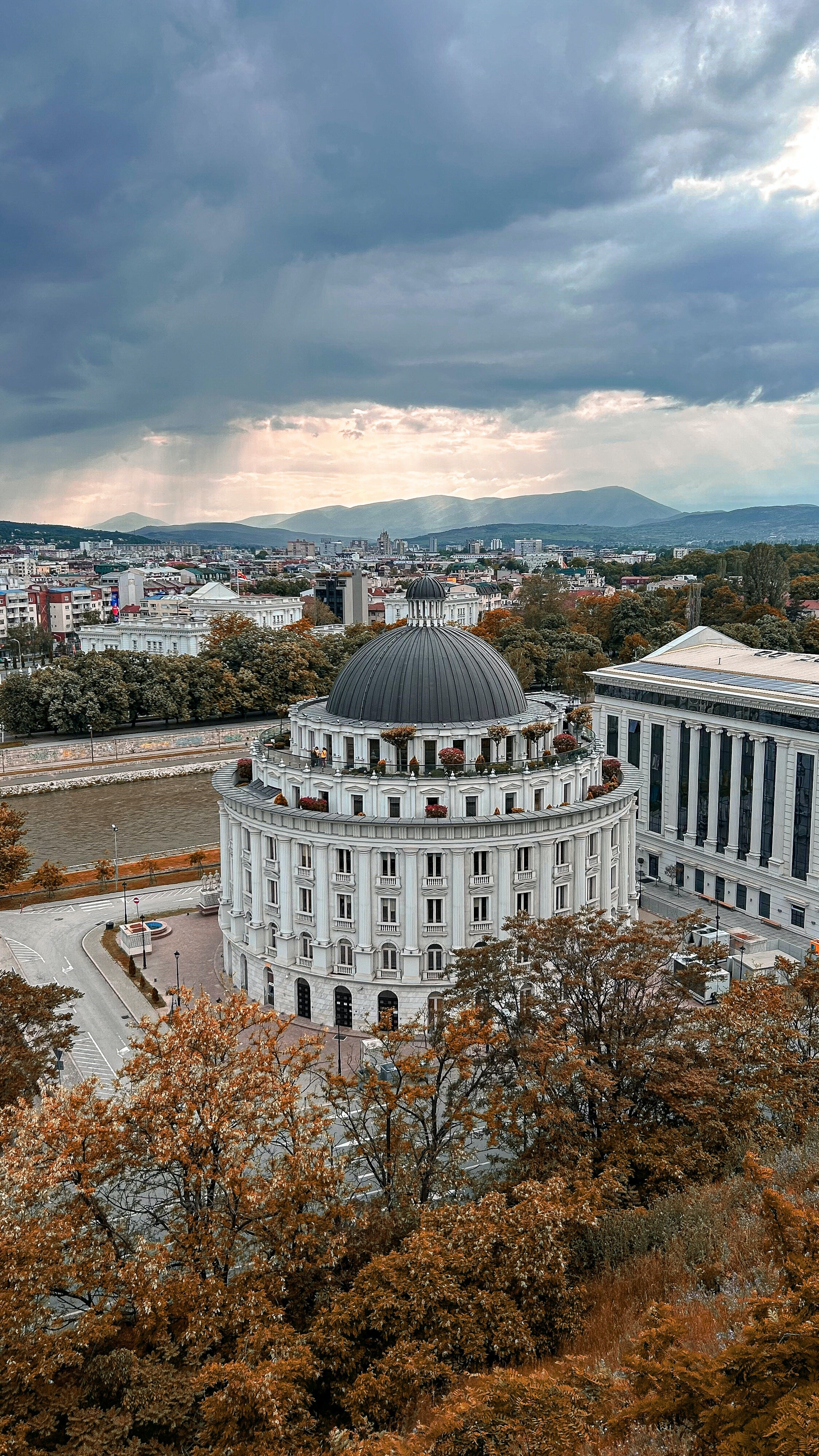 Skopje (Severna Makedonija): skriti dragulj na bregu reke Vardar