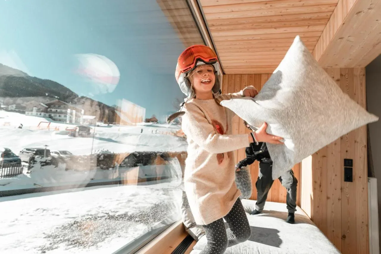 Smučarski raj in vrhunski apartmaji: Odkrijte Hotel WEIDEN v čarobnem Schladmingu!