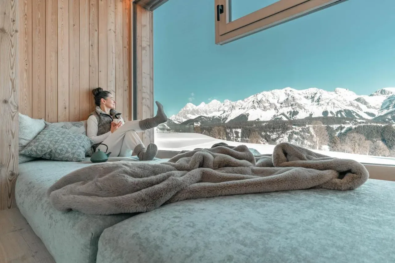 Smučarski raj in vrhunski apartmaji: Odkrijte Hotel WEIDEN v čarobnem Schladmingu!