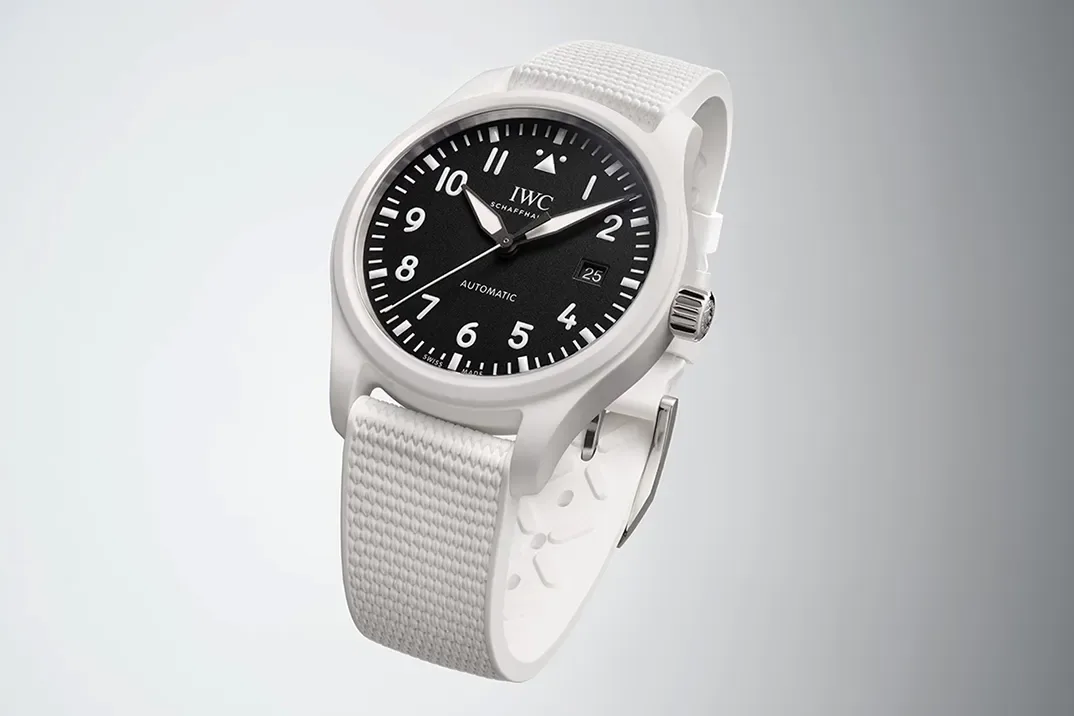 Snežno bela eleganca na steroidih: IWC Pilot’s Watch Automatic 41 TOP GUN “Lake Tahoe”