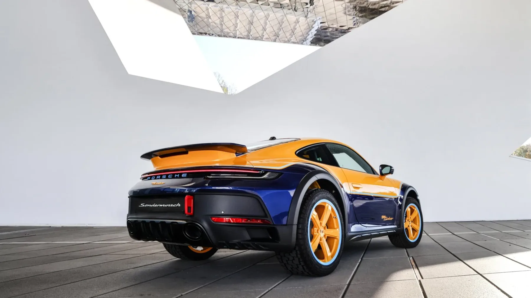 Sonderwunsch 911 Dakar – Zadnji ples reli ikone v treh barvah