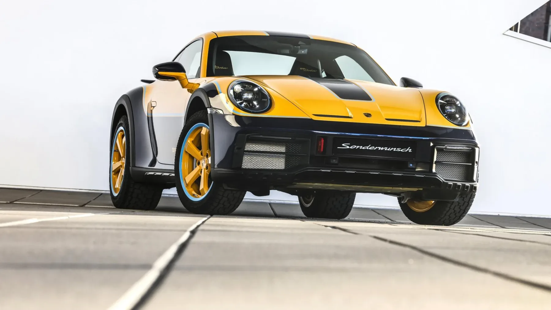 Sonderwunsch 911 Dakar – Zadnji ples reli ikone v treh barvah