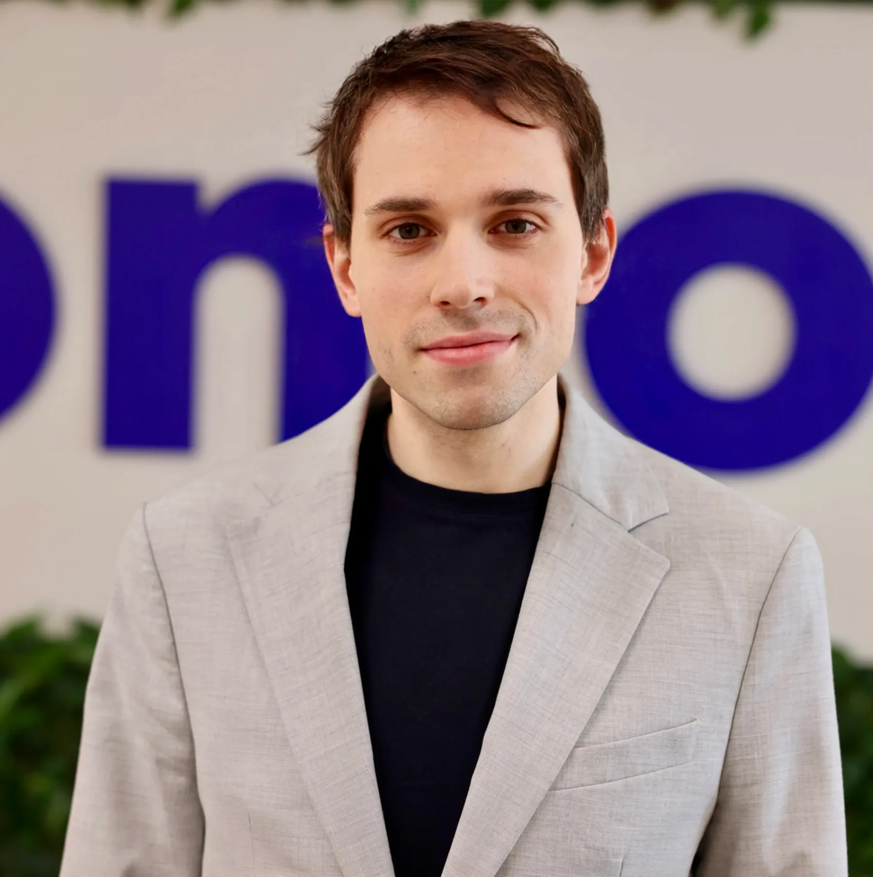 Soniox: Slovenca, ki sta premagala Google in ChatGPT v dirki za prihodnost glasu in simultanega govornega prevajanja