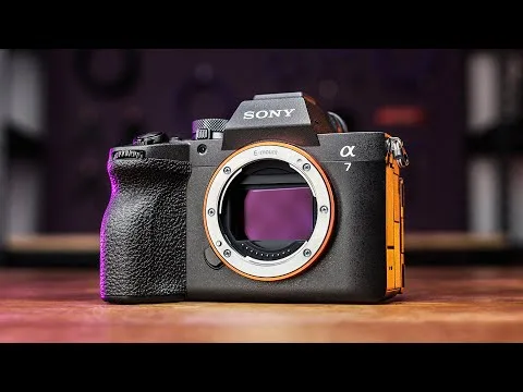 Sony Alpha 7 V je tu: Kamera, zaradi katere so vsi drugi modeli čez noč postali “stari”