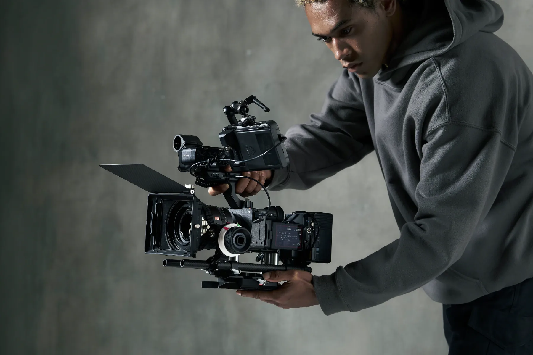 Sony FX2: Kamera za filmske boheme, ki ne marajo kompromisov in pametnih telefonov