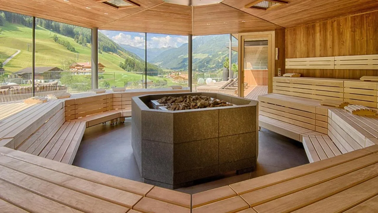 Sprostitev v slogu: Amonti Wellnessresort je pravljična oaza v osrčju Alp