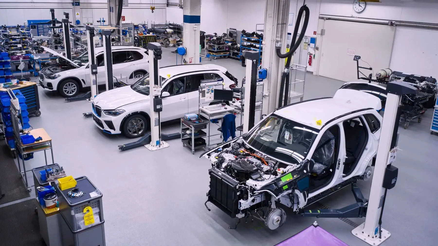 Strokovnjaki se držijo za glavo! BMW pravi, da je zdaj pravi trenutek za vodik. Ampak… resno?