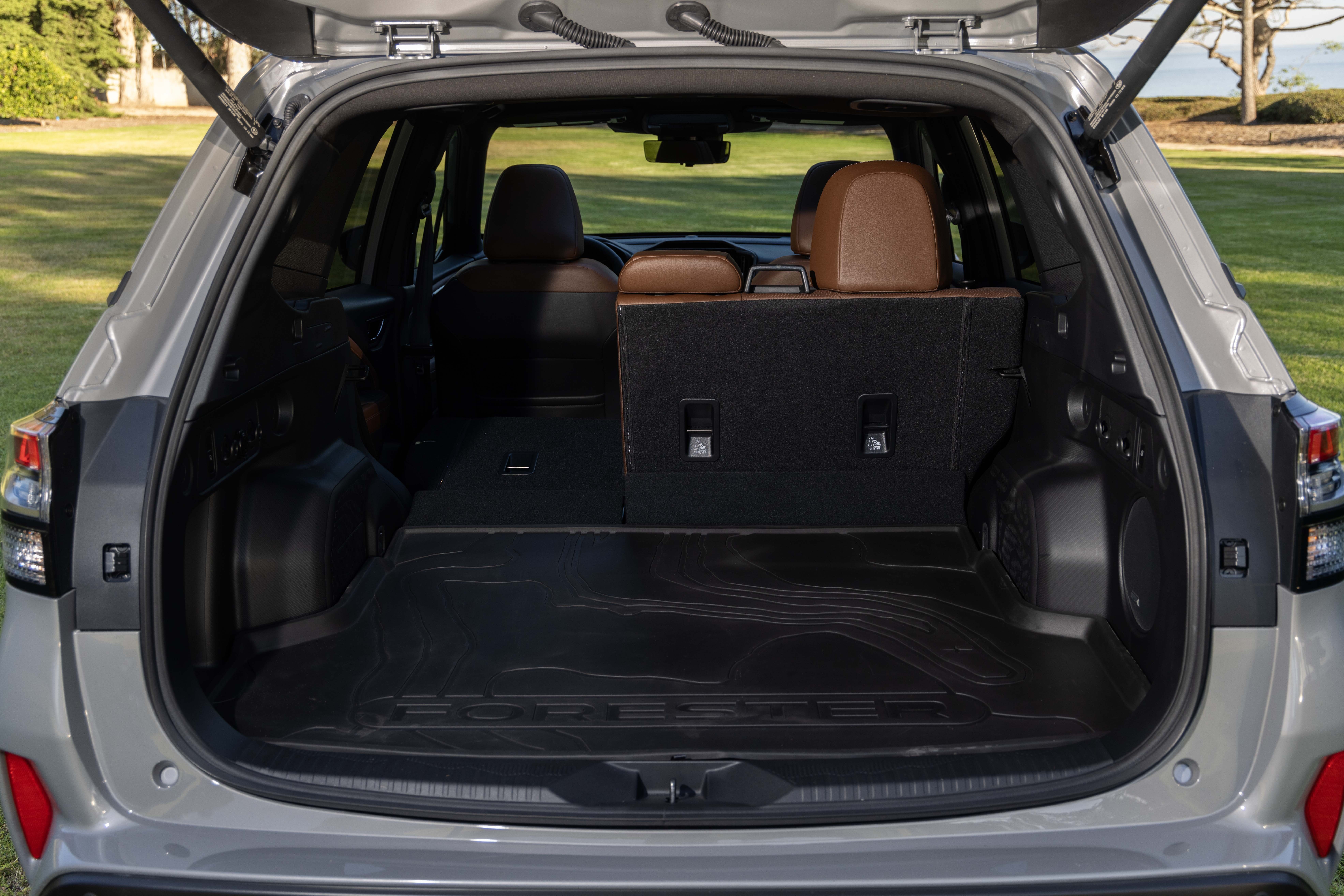 Subaru Forester 2025: hibridna preobrazba kultnega SUV-ja